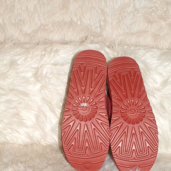 Red Men's SIZE 11 SHOES By UGG Fuzzy Inside BOUGHT NOT WORN - Picture 6 of 6